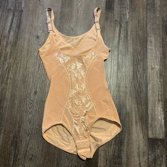 Beige Waist Trainer Corset, size S - Picture 1 of 3